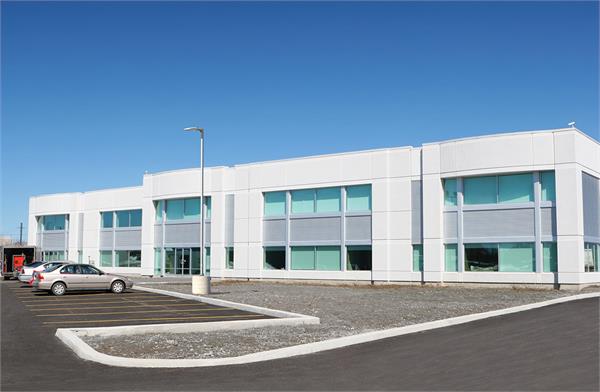 mgledmed-archglass-parking1_mid MGLEDM Roadway
