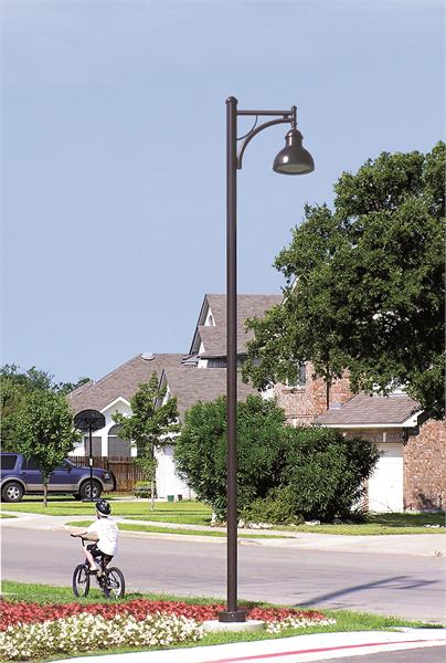 ehl22rt-gcf-dbl-eae4wb_sidewalk_mid Hanover Series – Small Pendant