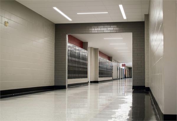 lsix_hallway_4ft_8ft_mid Lithonia® SIX